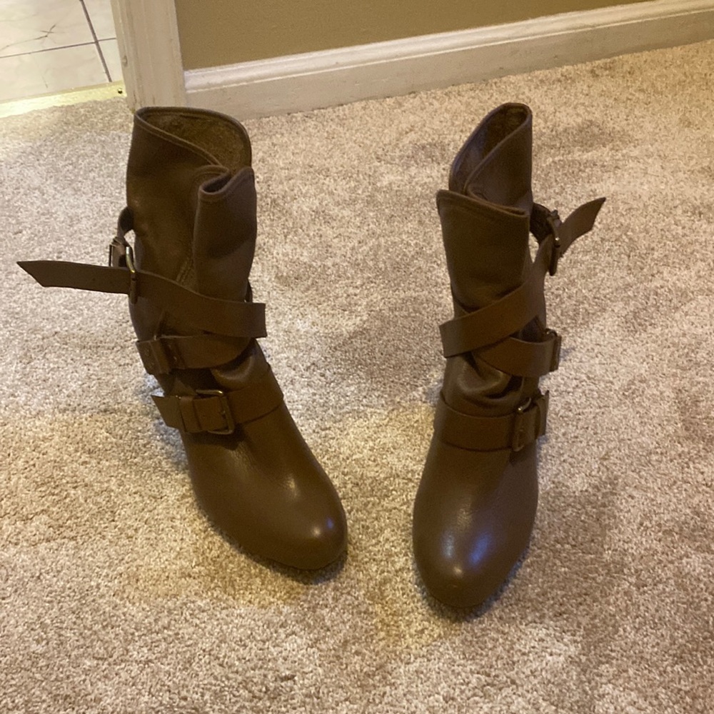 Sexy and comfortable shoe boot